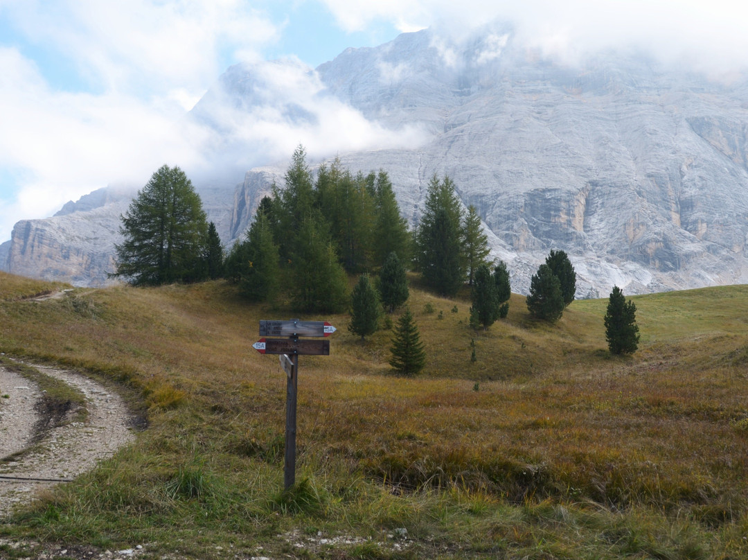 Prati di Armentara.-La Valle必去景点
