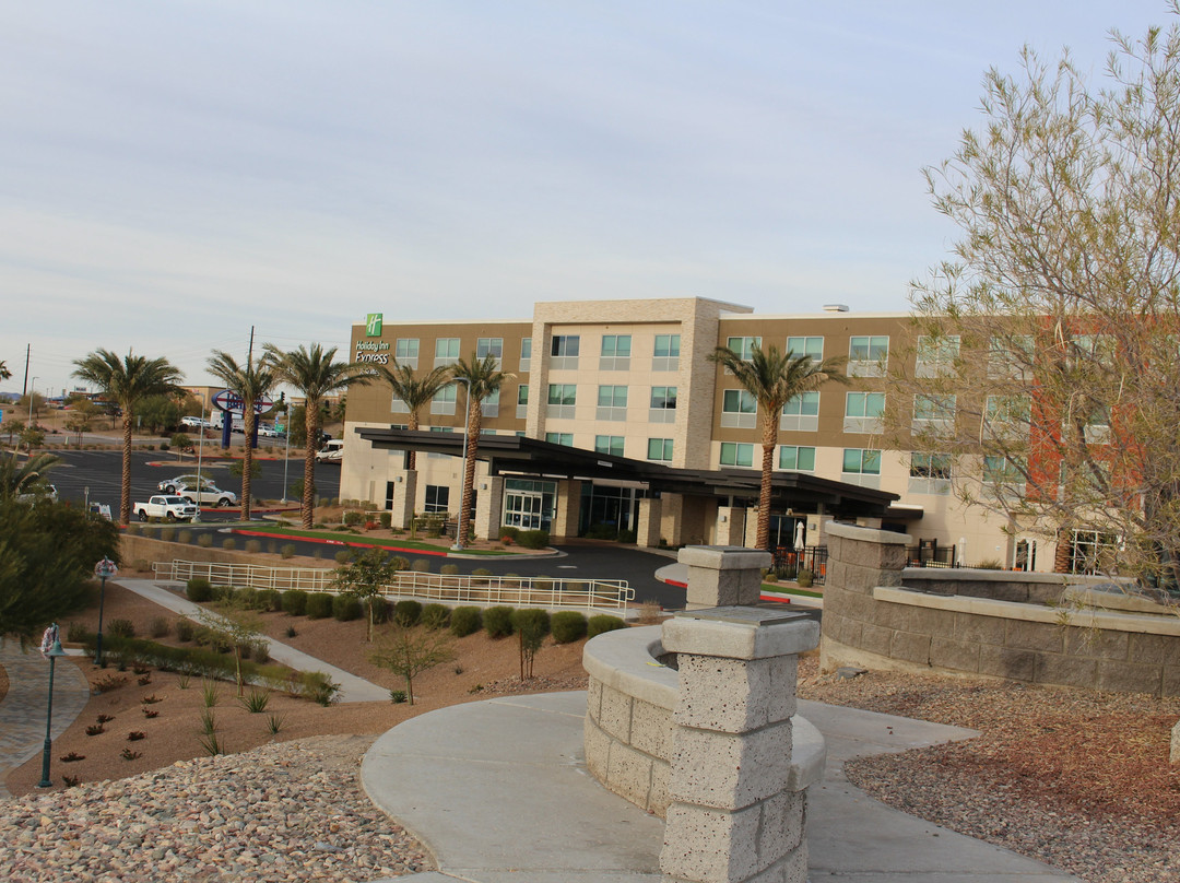 Holiday Inn Express & Suites Lake Havasu - London Bridge by IHG主图