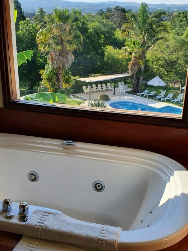 Las Ardillas Cabanas & Suites主图