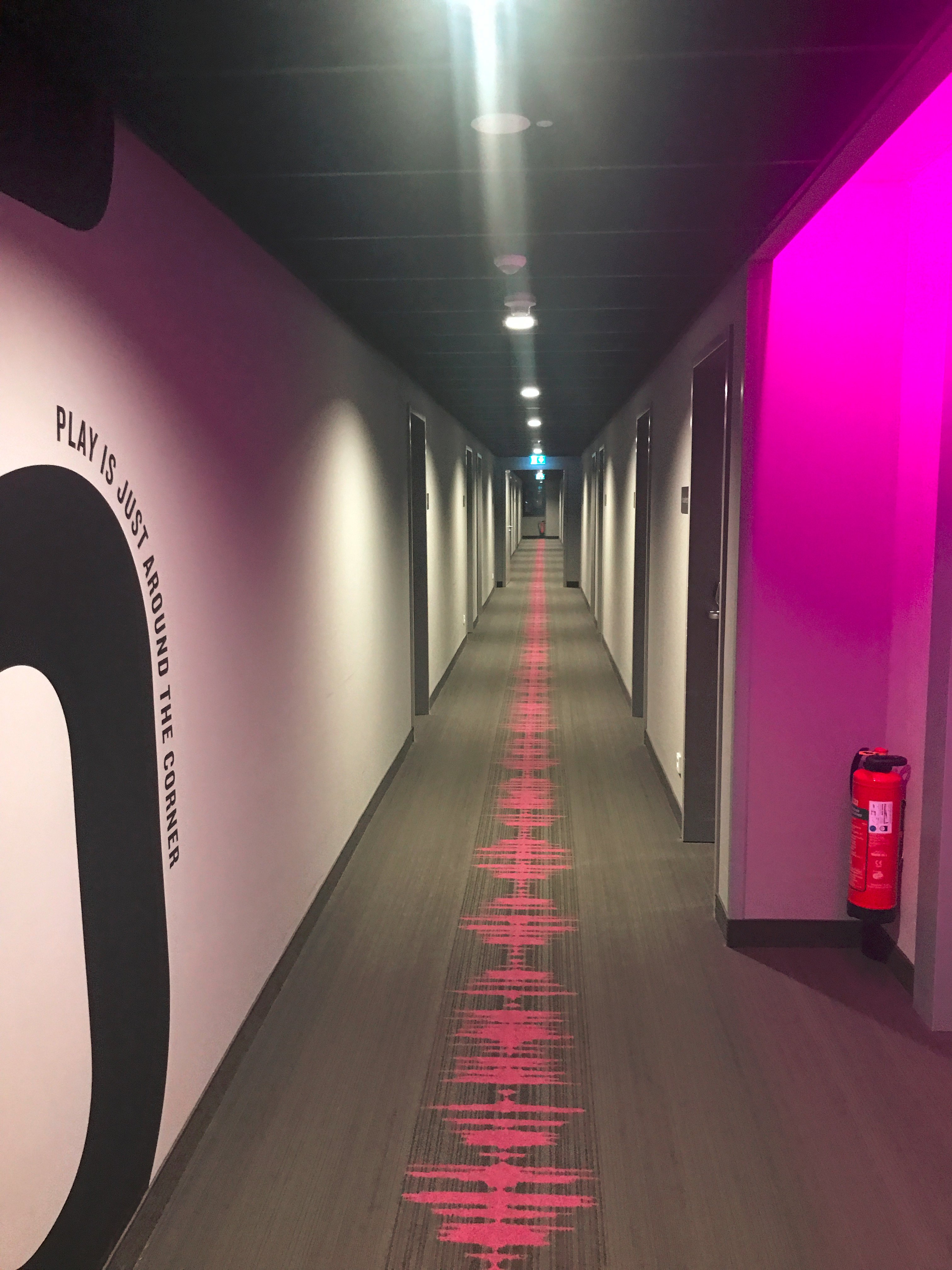 Moxy Stuttgart Airport/Messe-浴室
