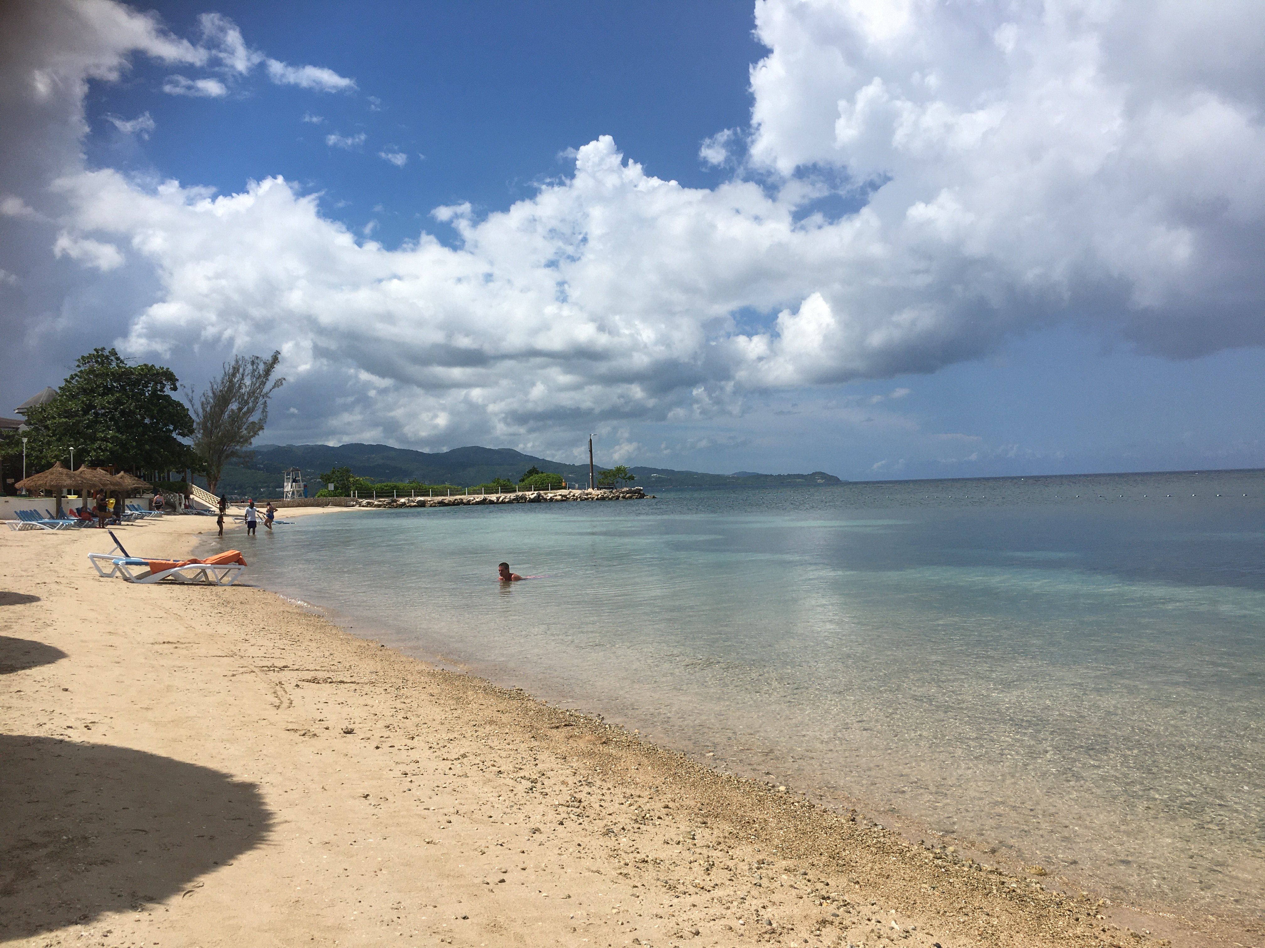 Oasis at Sunset Montego Bay-泳池