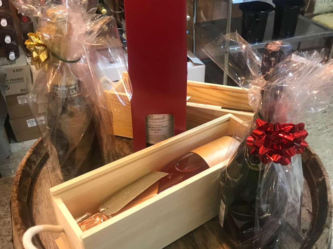 Lloyd's Wines-Prestwood必去景点