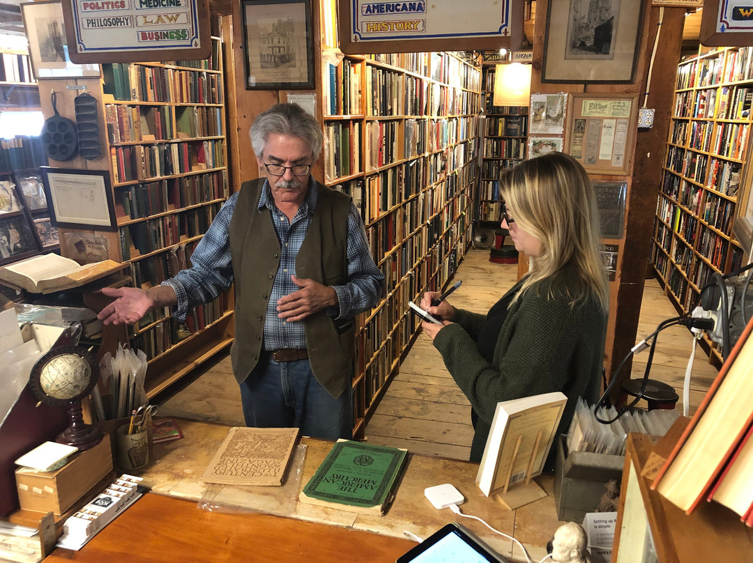 Avenue Victor Hugo Books-Lee必去景点