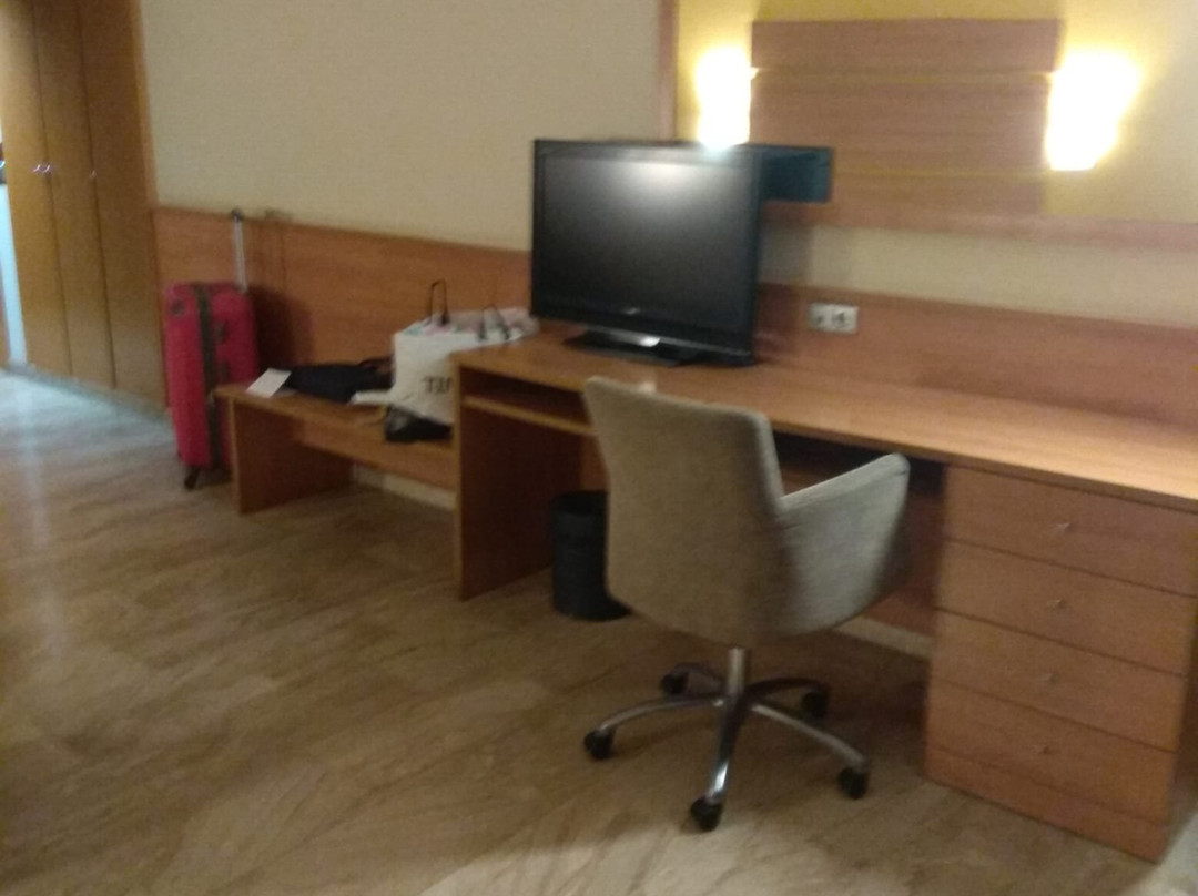 SB塔拉戈纳快捷酒店主图