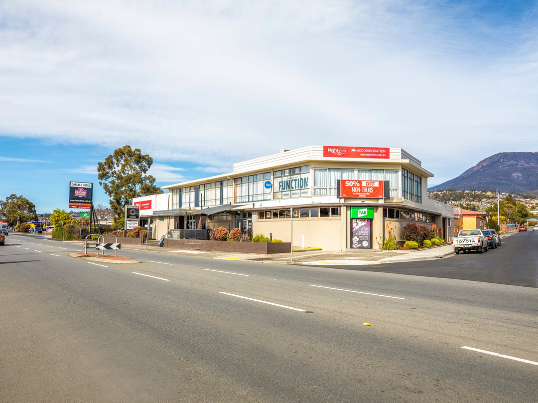 卡莱尔酒店主图