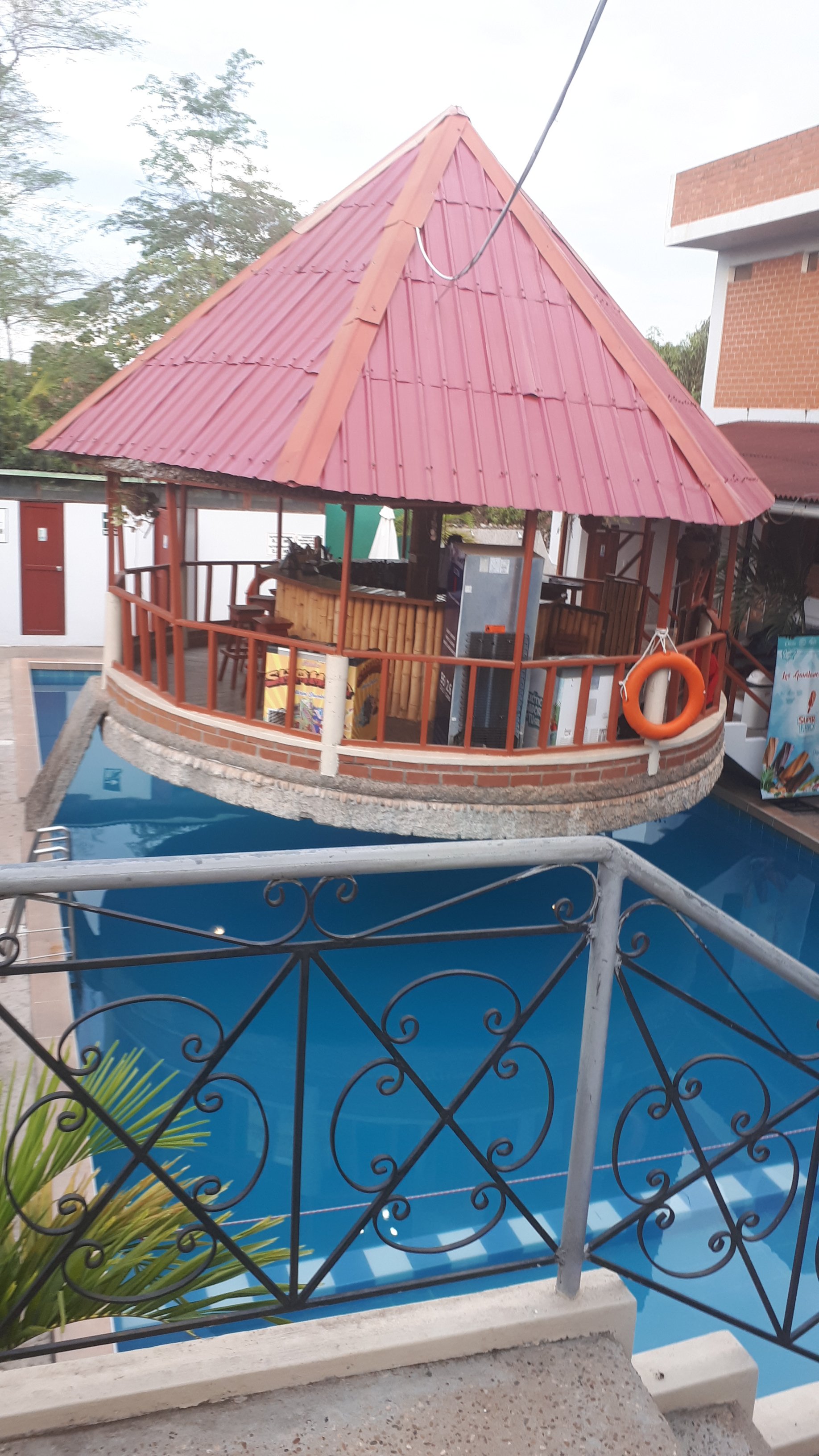 Los Gavilanes Hotel-泳池