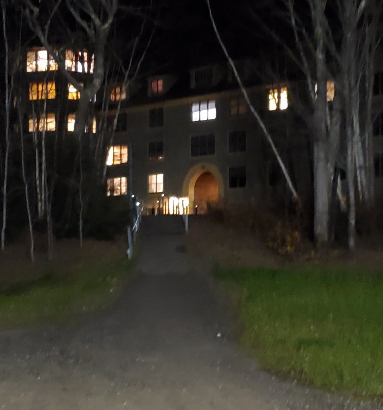 Golden Eagle Lodge主图