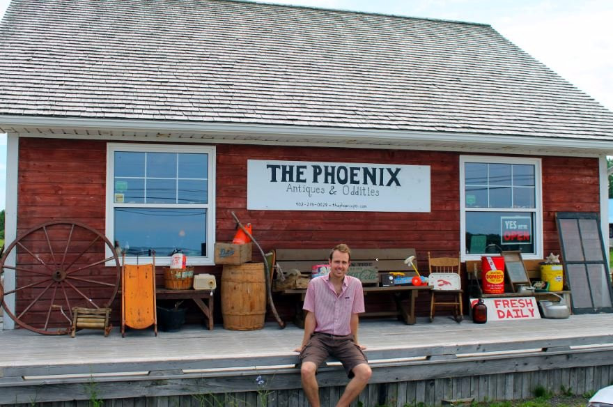 The Phoenix: Antiques and Oddities景点图片