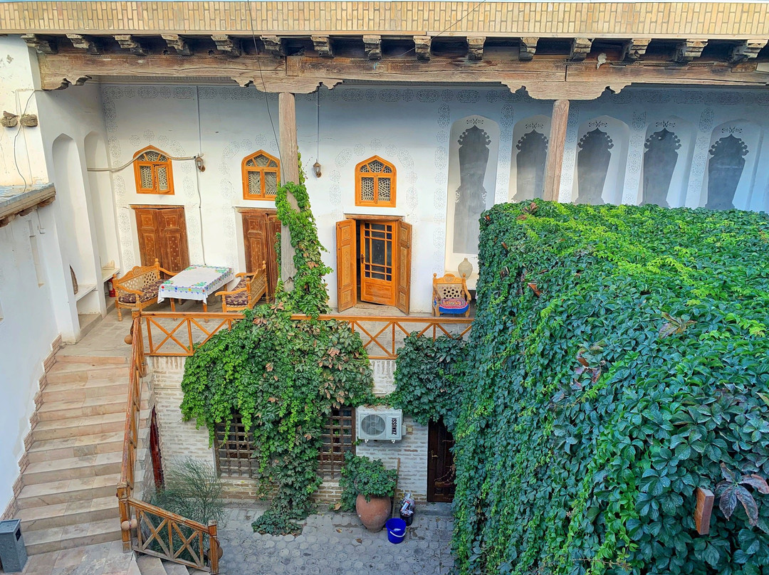 Bibi-Khanym Hotel