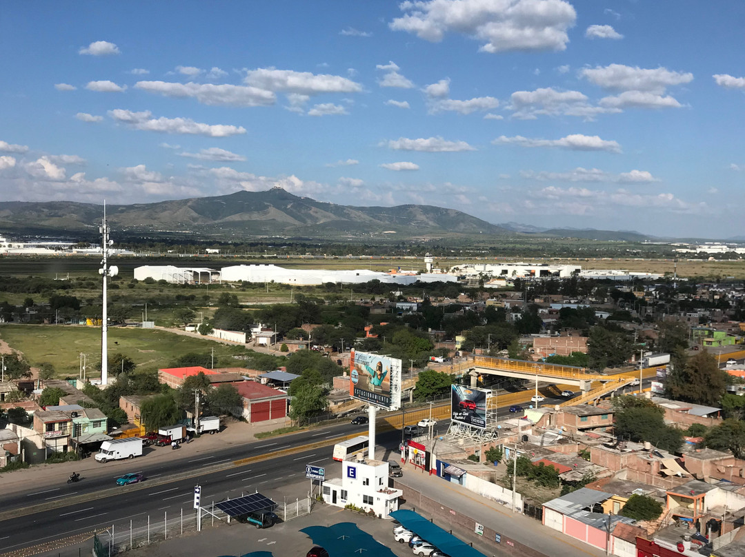 Fiesta Inn Suites Aeropuerto del Bajío主图