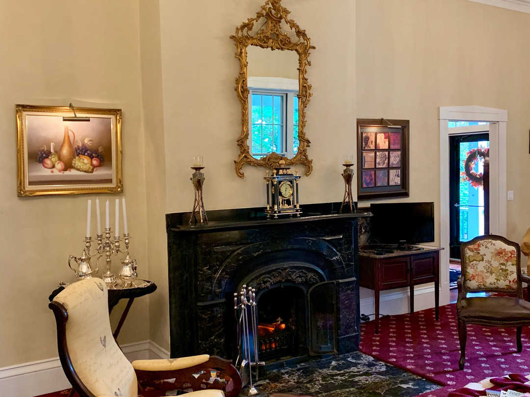 Captain's Manor Inn主图