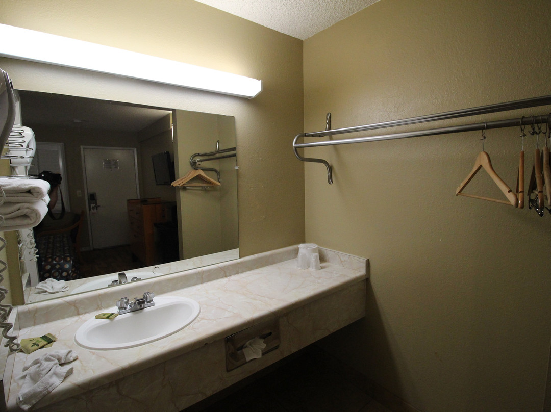 Vagabond Inn Bakersfield South主图