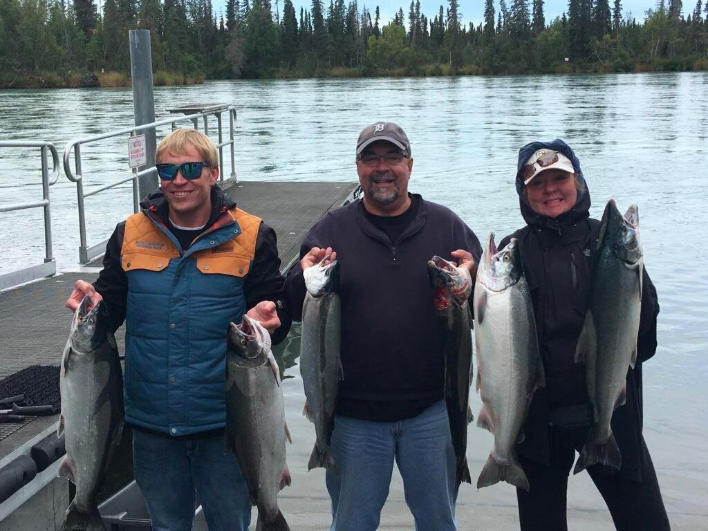 Alaska Legends Kenai River Lodge主图