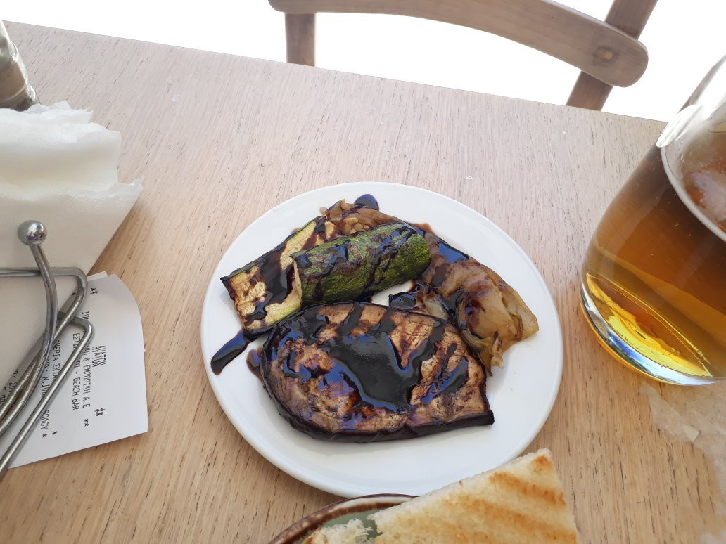 Tzaneria Bay旅游攻略图片