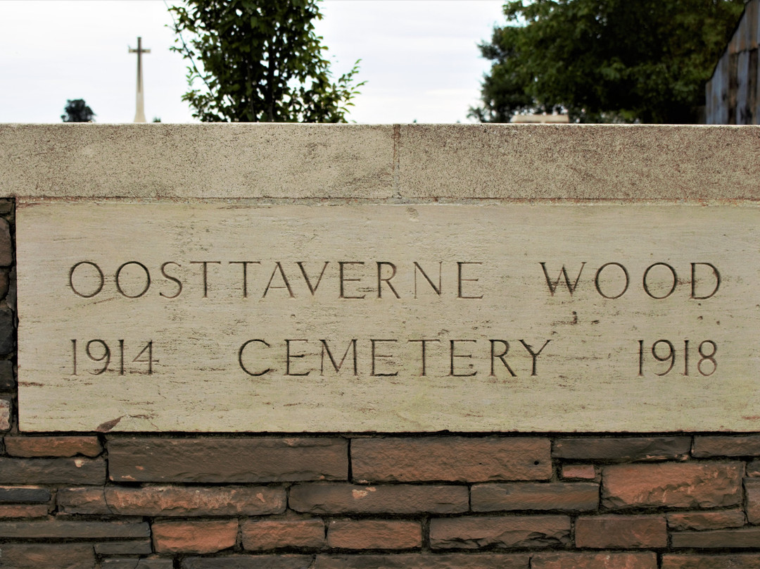 Oosttaverne Wood Cemetery景点图片