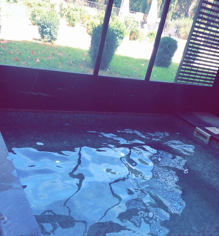 Spa Du Domaine De Manville-普罗旺斯地区莱博必去景点