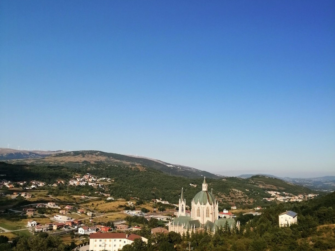 Santuario dell'Addolorata di Castelpetroso-Castelpetroso必去景点