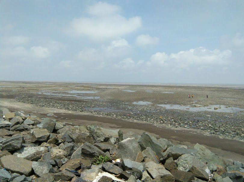 Udvada Beach景点图片