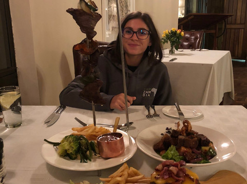 里拉依山林小屋主图