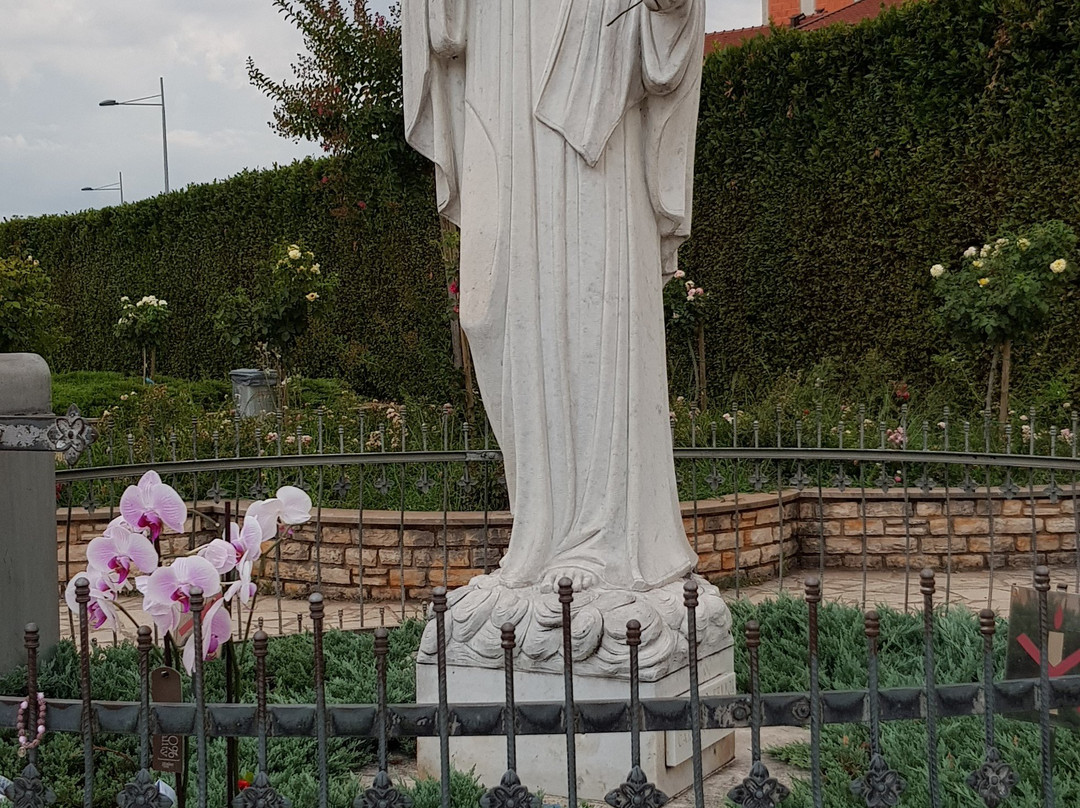 Statue Of the Queen of Peace景点图片