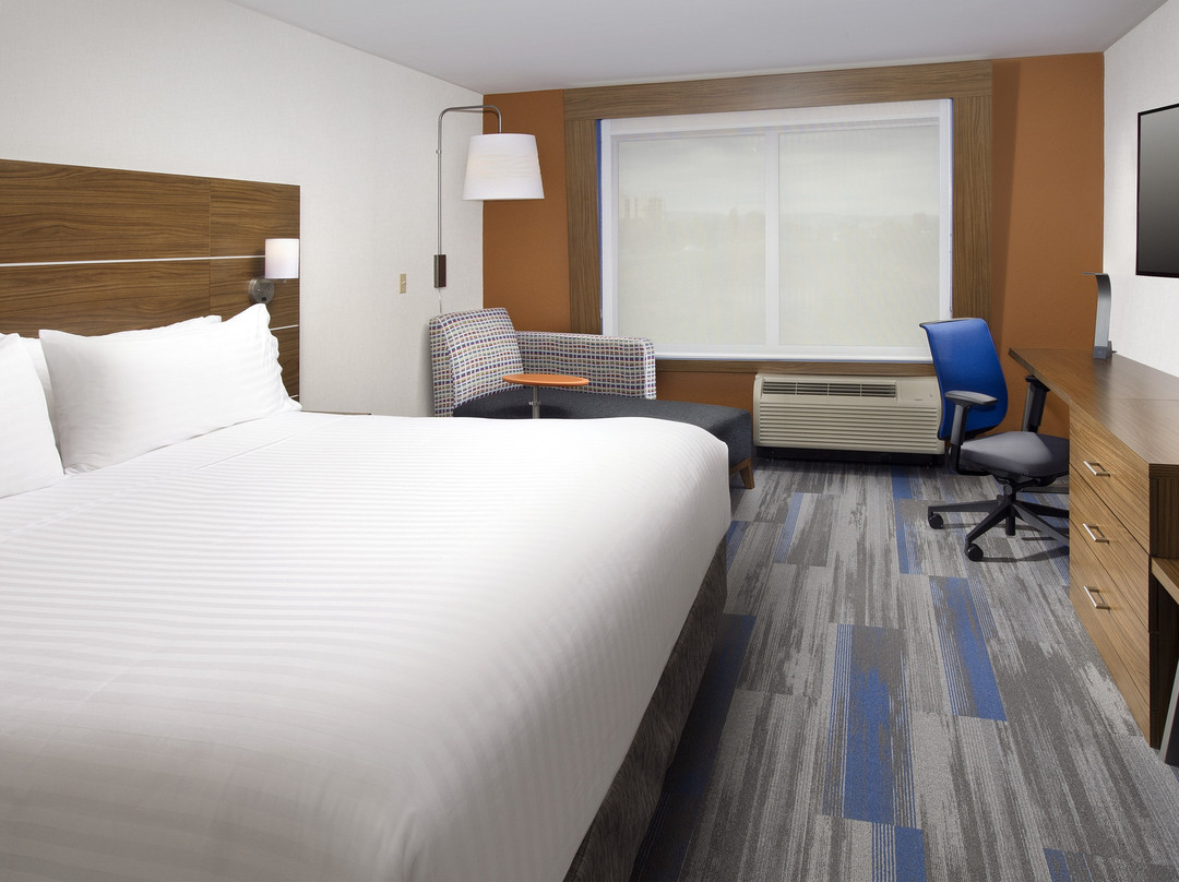 Holiday Inn Express & Suites Altoona By IHG主图