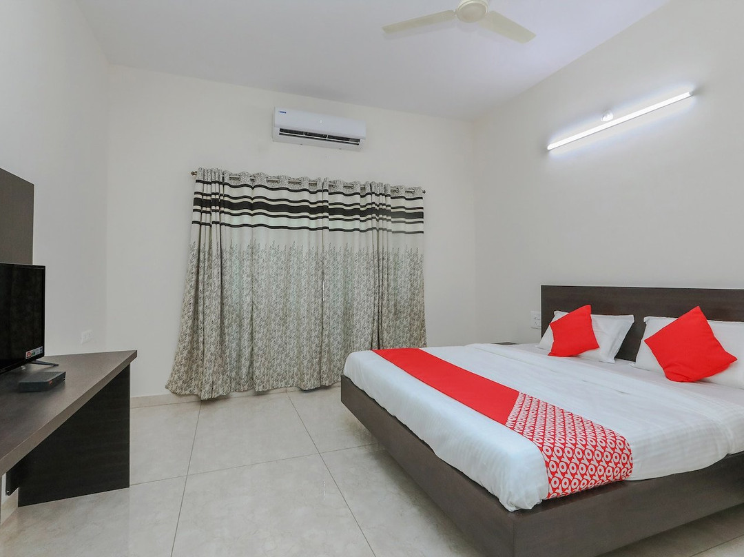 OYO 22211 Shree Ankanatheshwara Residency