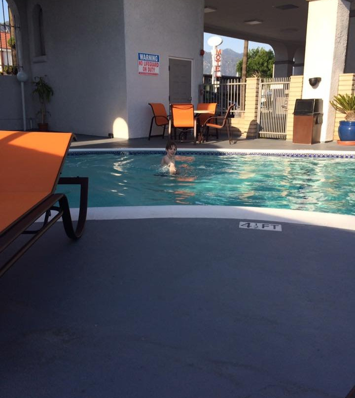 贝斯特韦斯特帕萨迪纳皇家酒店主图