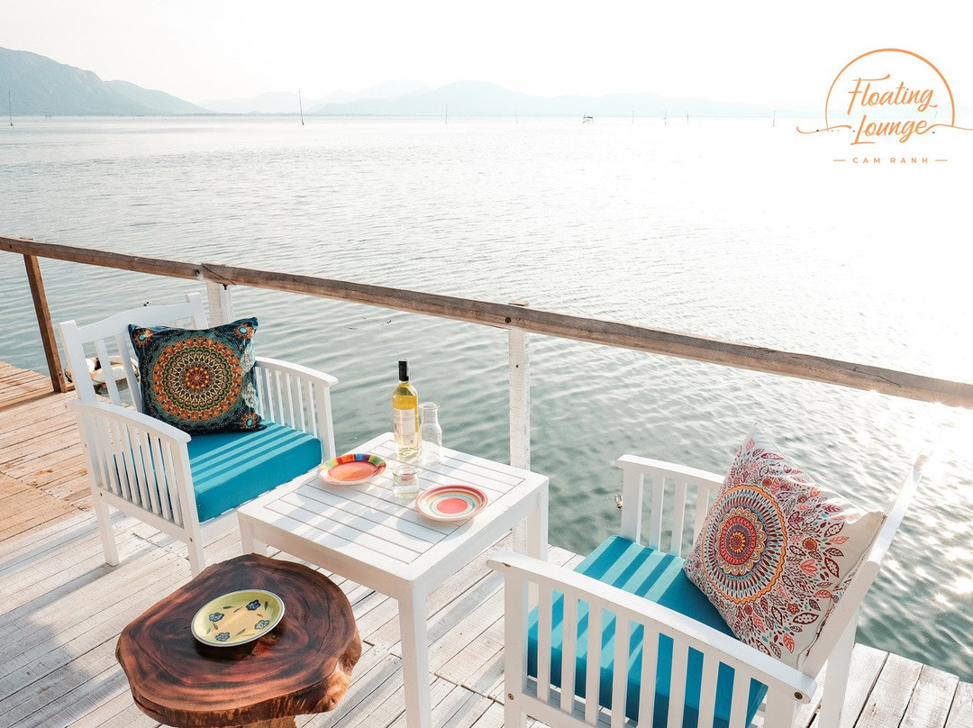 Vinh Hai餐馆和美食-Floating Lounge Cam Ranh