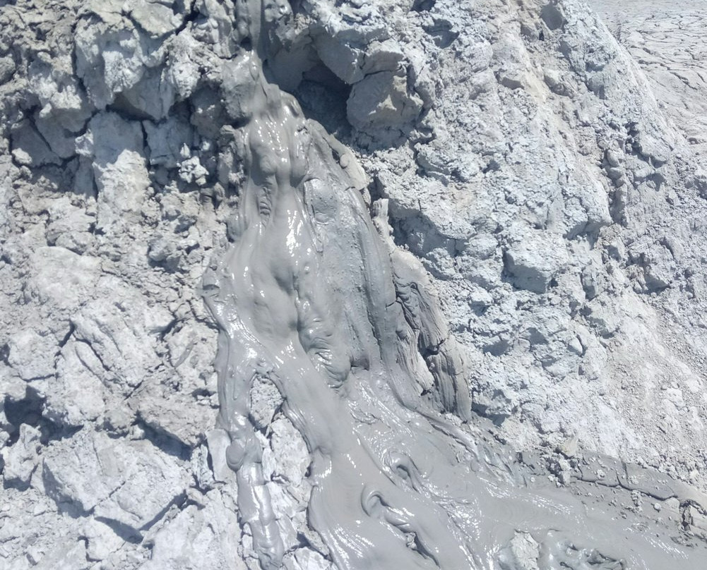 Mud Volcanoes-Qobustan必去景点