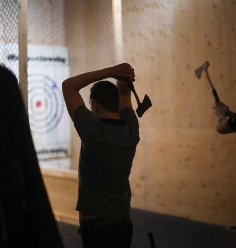 Rival Axe Throwing-艾迪尔必去景点