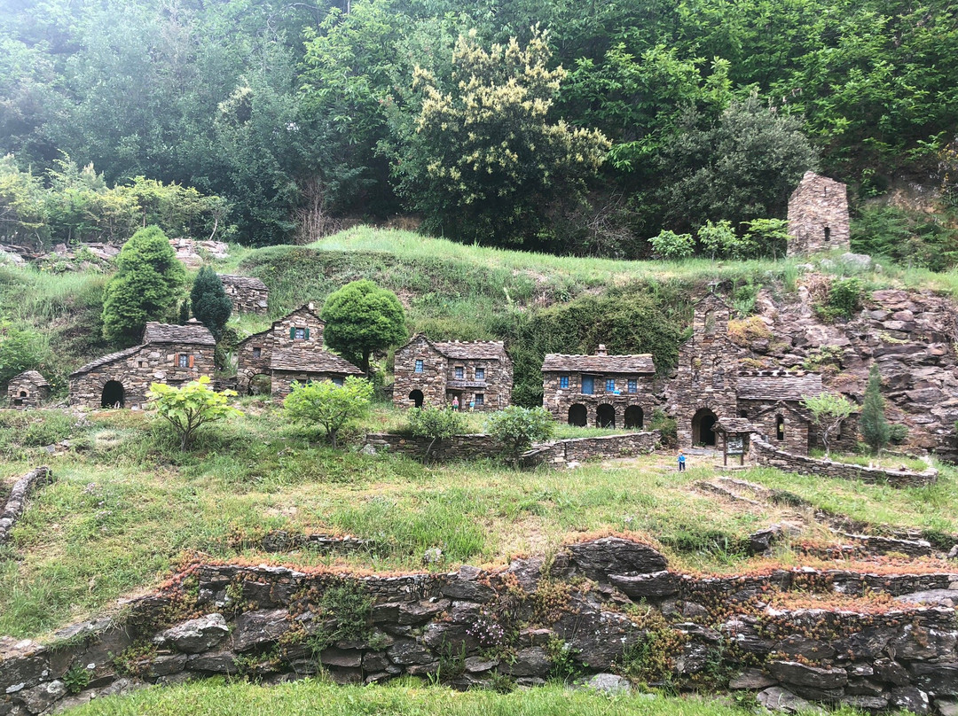 Le ron des fades village miniature景点图片