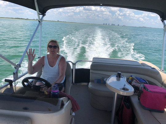 Bay Breeze South Boat Rentals-迈尔斯堡海滩必去景点