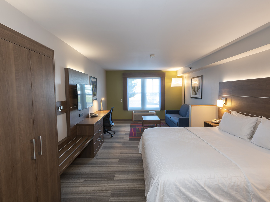 Holiday Inn Express & Suites Iron Mountain By IHG主图