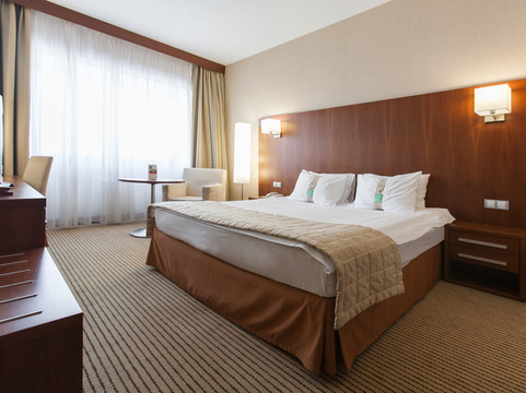 假日酒店度假村主图