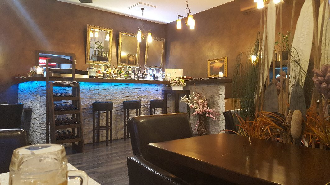 Nova Dubnica餐馆和美食-Chillout Steakhouse & Bar