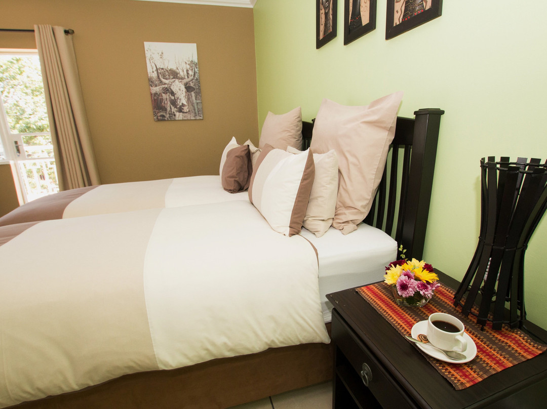 Summer Garden Guest House (Urban Jungle)主图