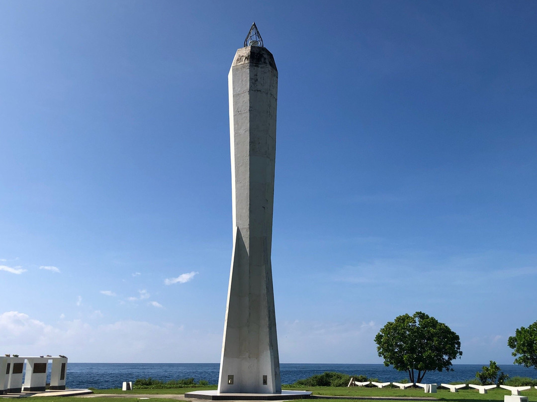 Coastwatchers Memorial Lighthouse-Madang必去景点