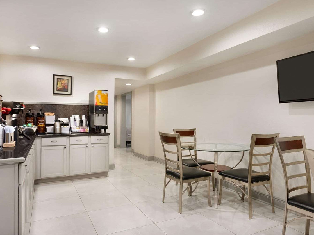 Super 8 by Wyndham Ruston主图