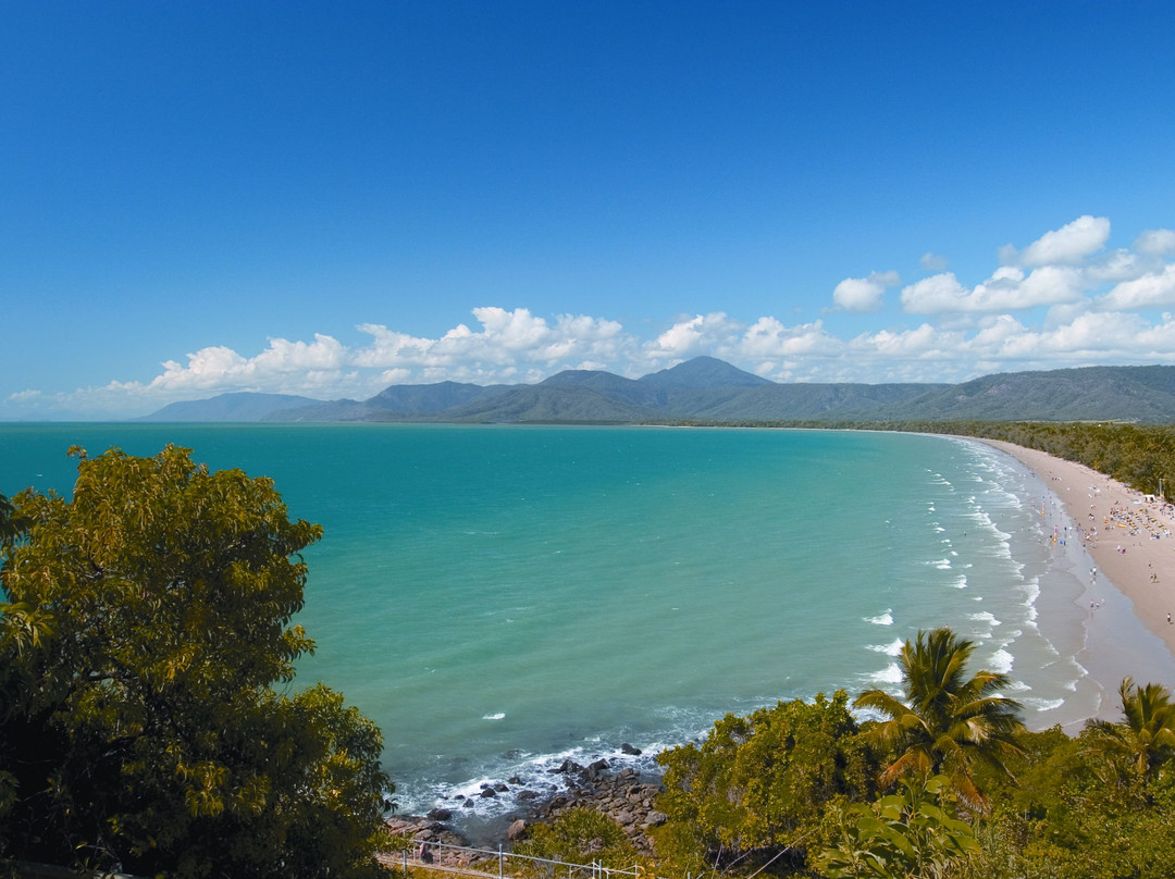 Four Mile Beach景点图片