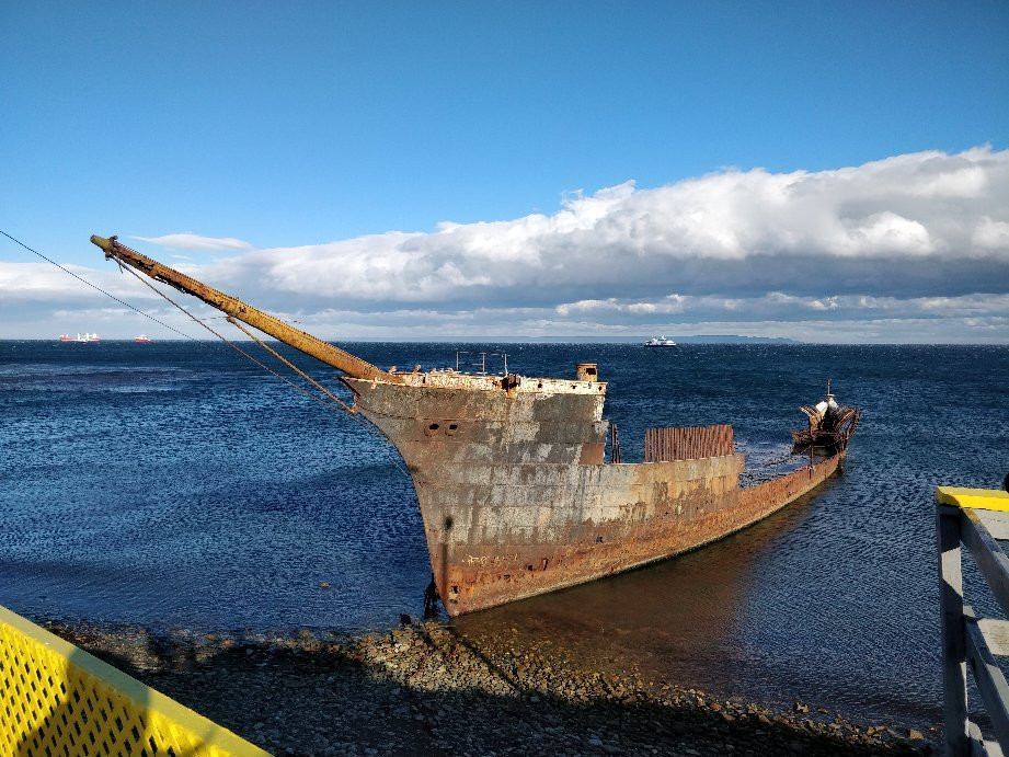 Lord Lonsdale Shipwreck景点图片