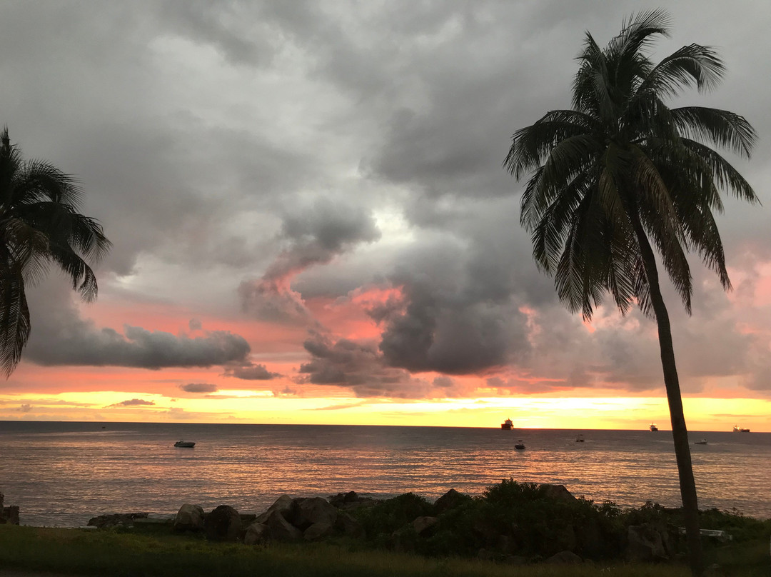 Orange Bay Hotel主图