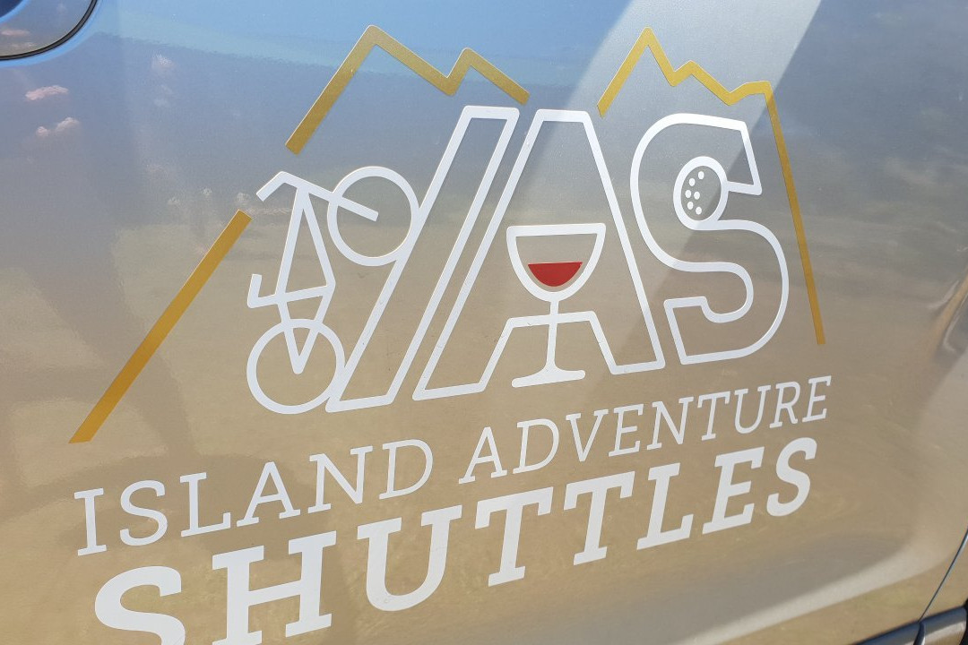 Island Adventure Shuttles景点图片