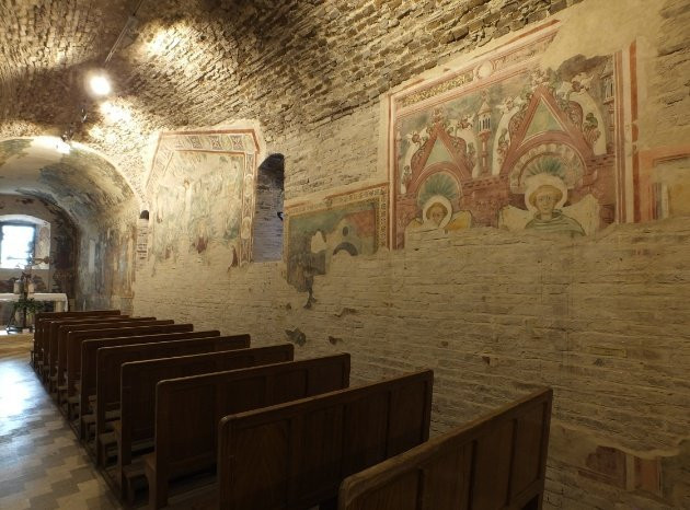 Cripta di Sant'Ugo景点图片