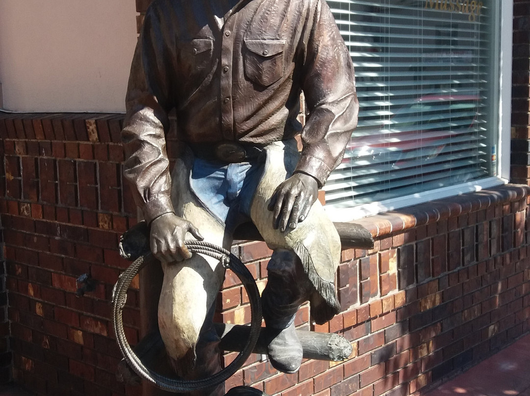 Caswell Sculpture Gallery-劳特代尔必去景点