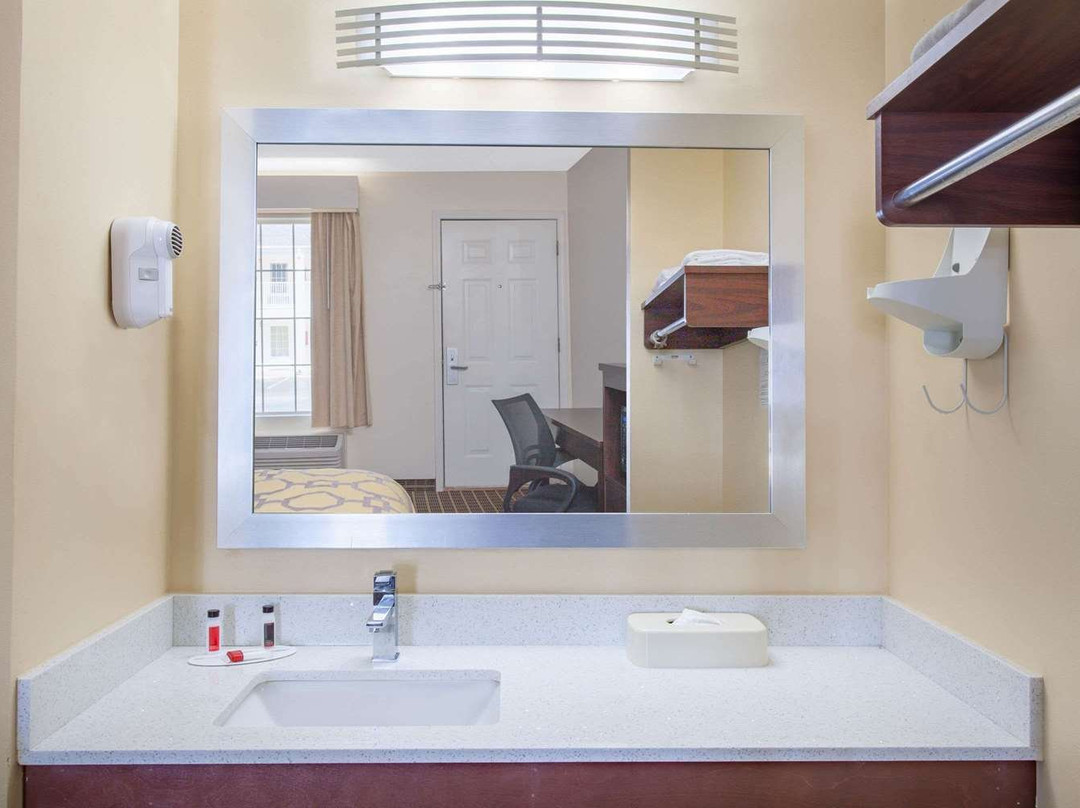 Baymont by Wyndham Greenwood主图