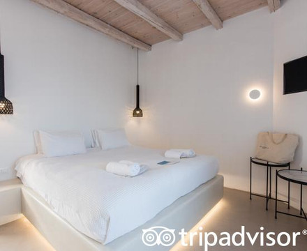 罗卡贝拉圣托里尼水疗酒店主图