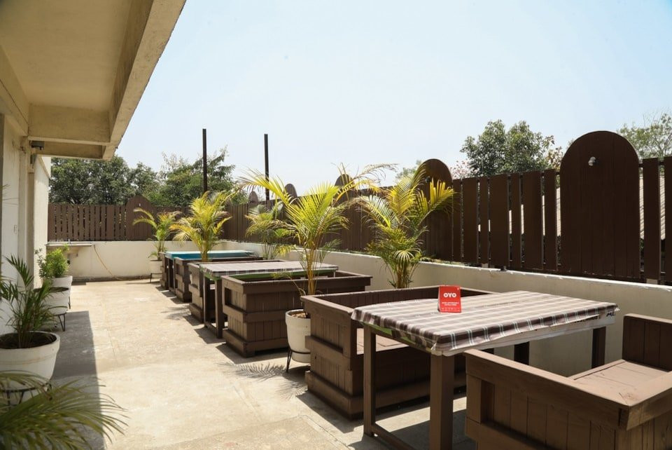 OYO 10943 Hotel Plus Corporate主图