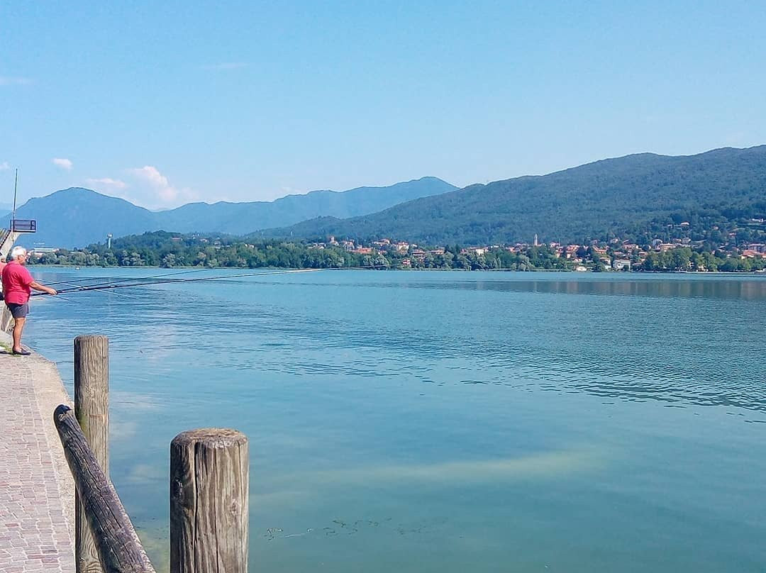 Lake Varese Bicycle Trail景点图片