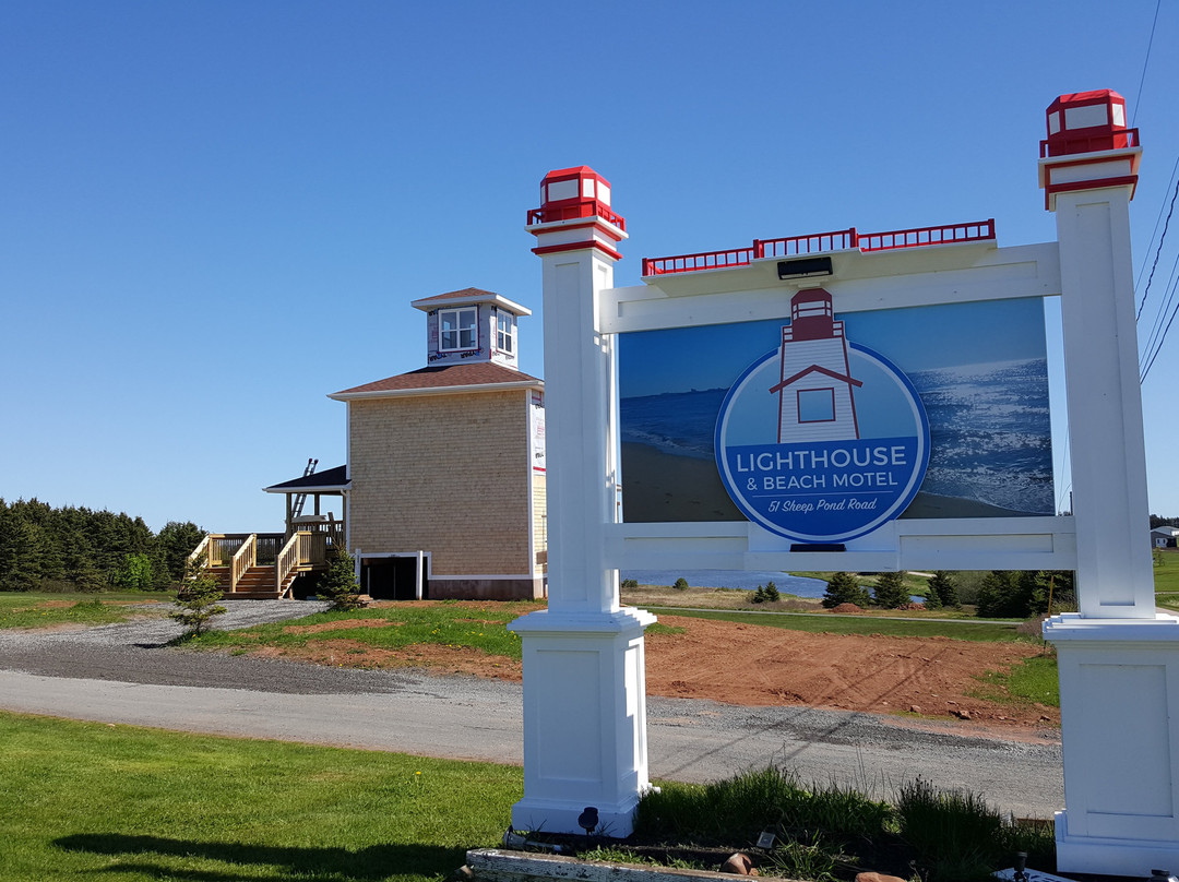 Lighthouse and Beach Motel主图