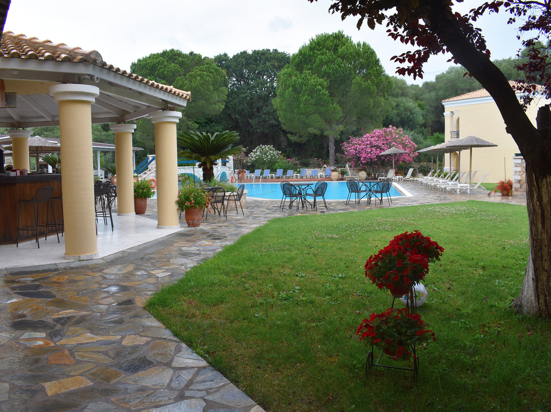 Karavostasi Beach Hotel主图